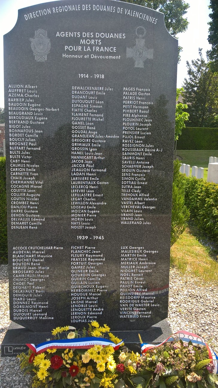 Monuments aux agents des douanes morts pour la France (St-Roch, Valenciennes) 